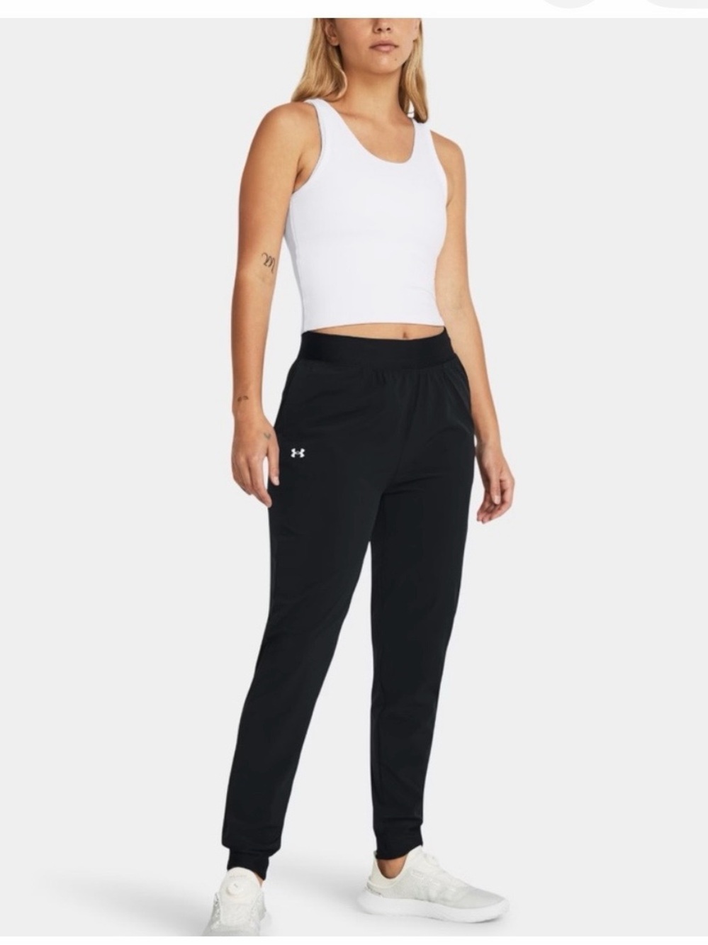 NWT Under Armour Women’s navy blue Performance Joggers. Easy wear  pull on
